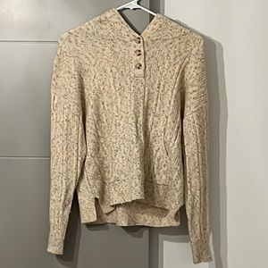 Heartloom cream pullover sweater. Size small.